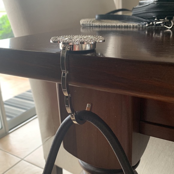 Purse Holder by Sophia Fiori - Picture 6 of 7